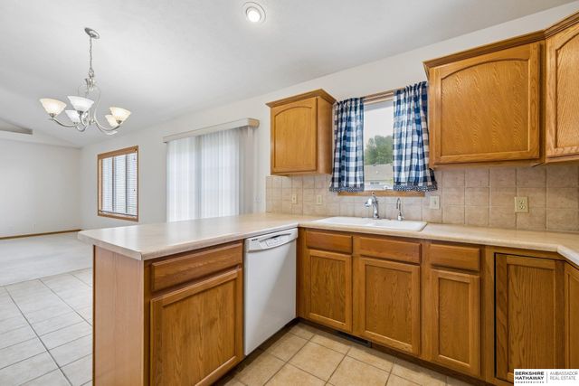 7031 N 16th Street, Lincoln, NE 68521