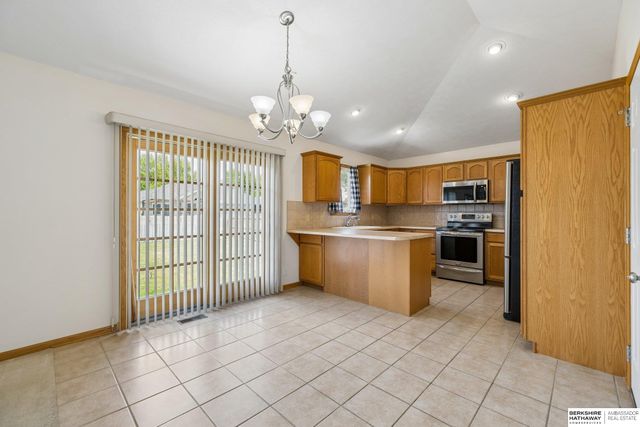 7031 N 16th Street, Lincoln, NE 68521