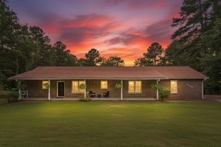 6372 Valley Dale Drive, Riverdale, GA 30274