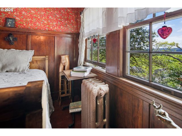 91755 LEWIS AND CLARK Rd, Astoria, OR 97103