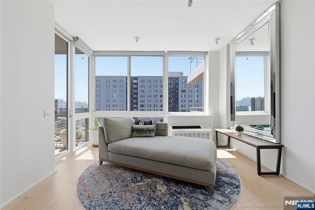 1008 Hudson Park, Edgewater, NJ 07020