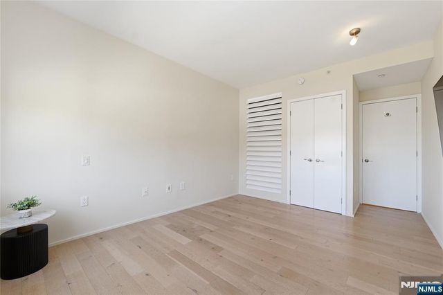 1008 Hudson Park, Edgewater, NJ 07020