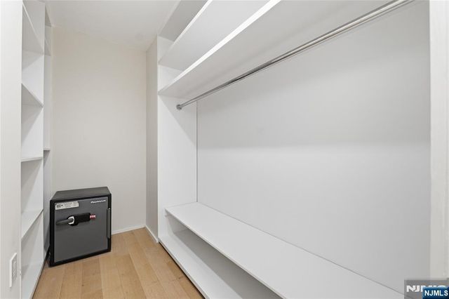 1008 Hudson Park, Edgewater, NJ 07020