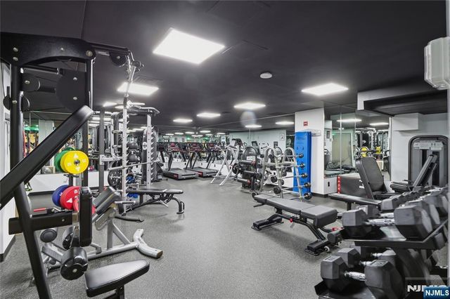 1008 Hudson Park, Edgewater, NJ 07020