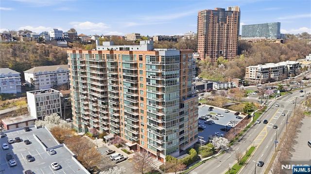 1008 Hudson Park, Edgewater, NJ 07020