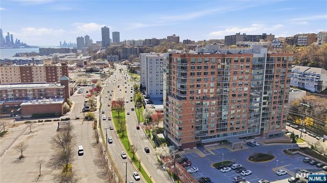 1008 Hudson Park, Edgewater, NJ 07020