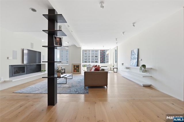 1008 Hudson Park, Edgewater, NJ 07020