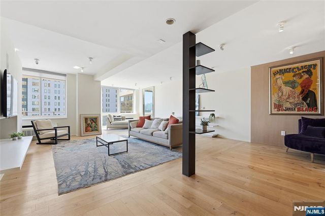 1008 Hudson Park, Edgewater, NJ 07020