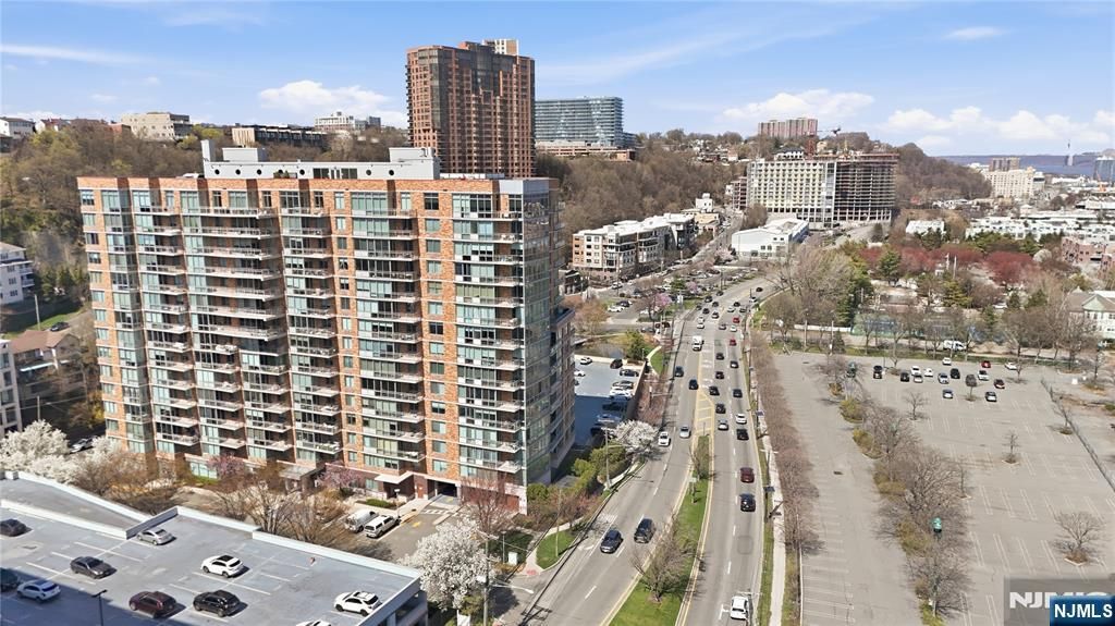 1008 Hudson Park, Edgewater, NJ 07020