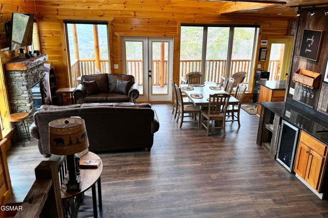 1854 Billard Way, Sevierville, TN 37876