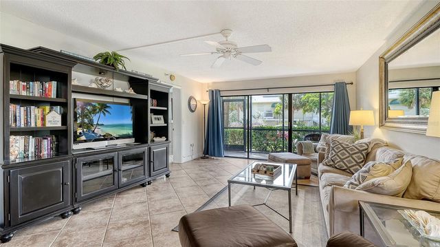 1001 BENJAMIN FRANKLIN DRIVE 110, Sarasota, FL 34236