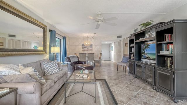 1001 BENJAMIN FRANKLIN DRIVE 110, Sarasota, FL 34236