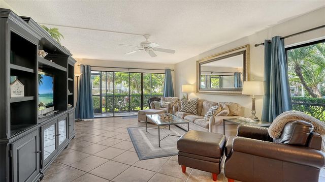 1001 BENJAMIN FRANKLIN DRIVE 110, Sarasota, FL 34236