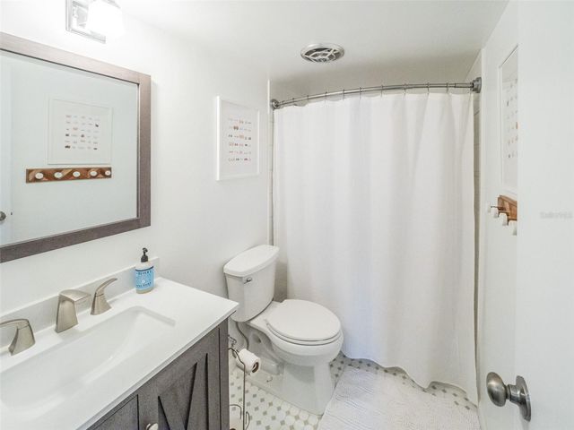 1051 S HIGHLAND STREET 7E, Mount Dora, FL 32757