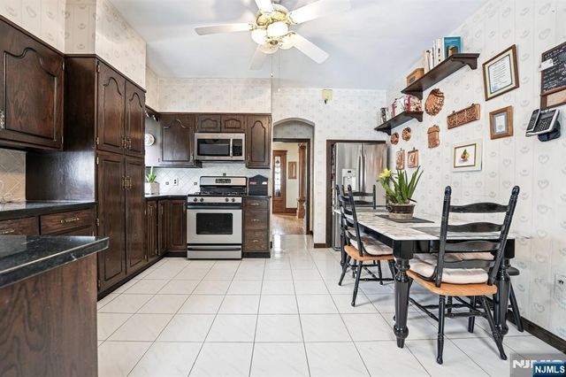 30 Lincoln Avenue, Totowa, NJ 07512