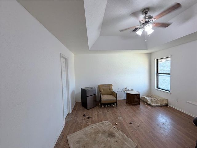 8013 Wilshire Ridge Drive, Oklahoma City, OK 73132