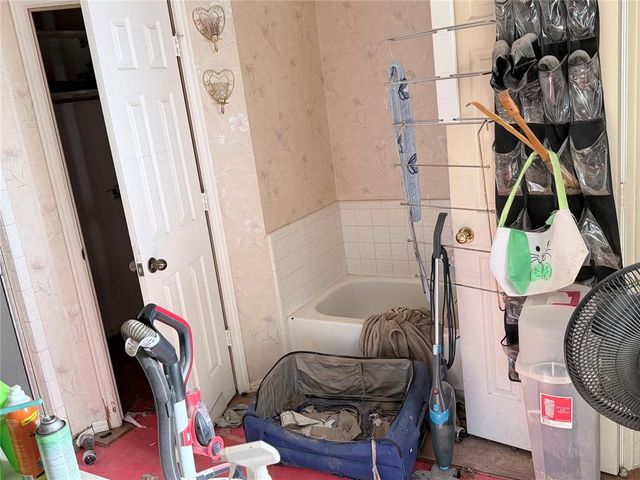 8013 Wilshire Ridge Drive, Oklahoma City, OK 73132