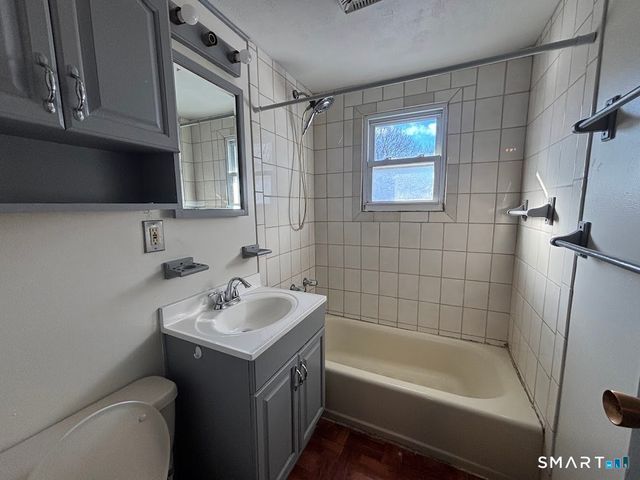 34 Seaver Circle, Bridgeport, CT 06606