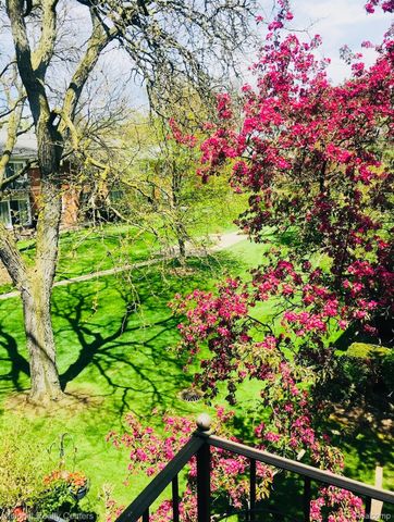 237 E Square Lake Road 8, Bloomfield Charter Township, MI 48302