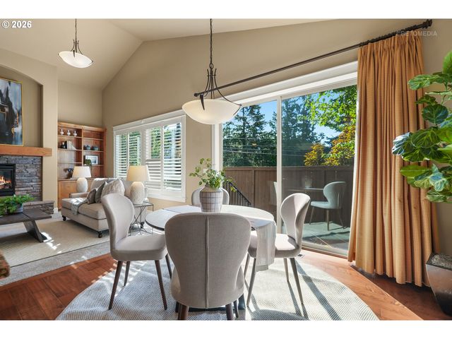9904 Nw WAYNE Ln, Portland, OR 97229