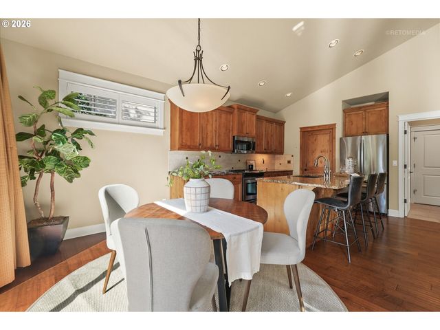 9904 Nw WAYNE Ln, Portland, OR 97229
