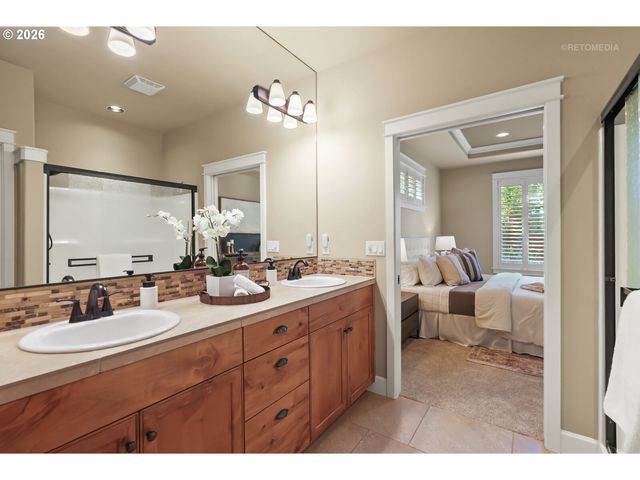 9904 Nw WAYNE Ln, Portland, OR 97229