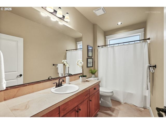 9904 Nw WAYNE Ln, Portland, OR 97229