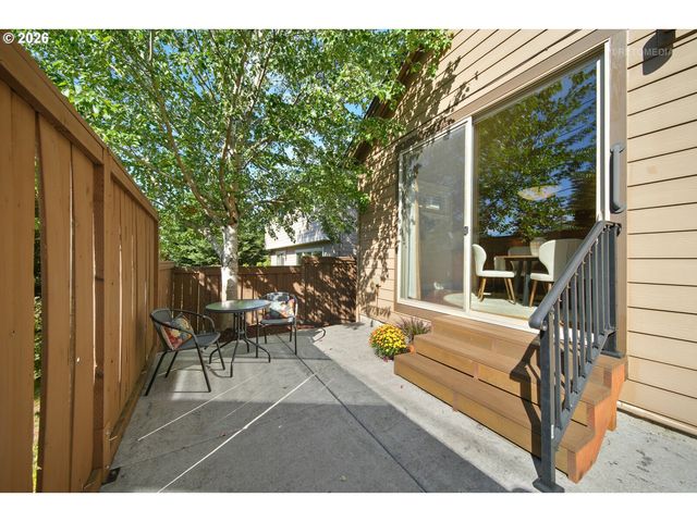 9904 Nw WAYNE Ln, Portland, OR 97229