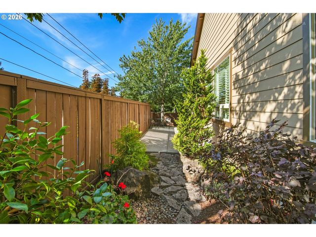 9904 Nw WAYNE Ln, Portland, OR 97229