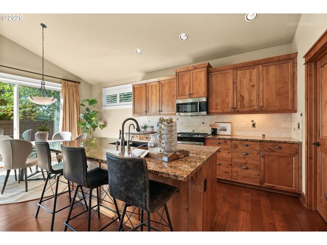 9904 Nw WAYNE Ln, Portland, OR 97229