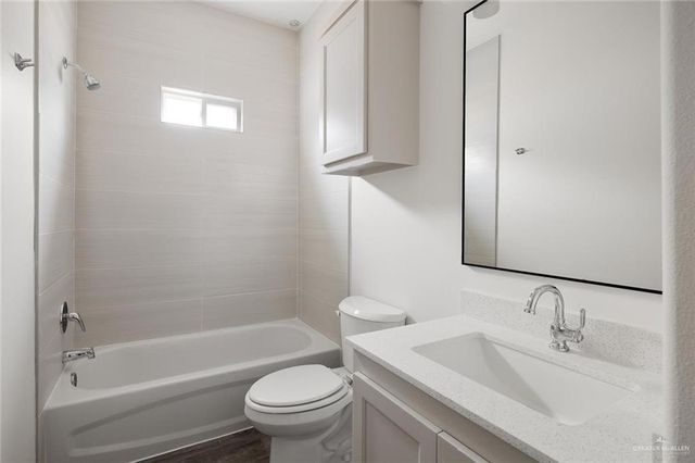 1308 Valle Vista Street 1, Alamo, TX 78516