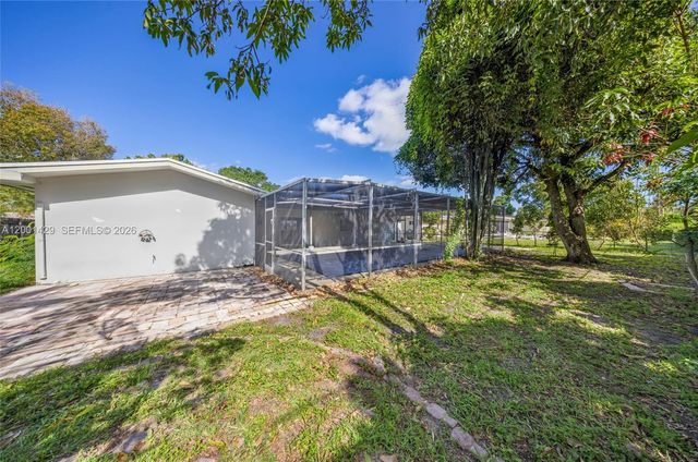 1320 NW 72nd Avenue, Plantation, FL 33313