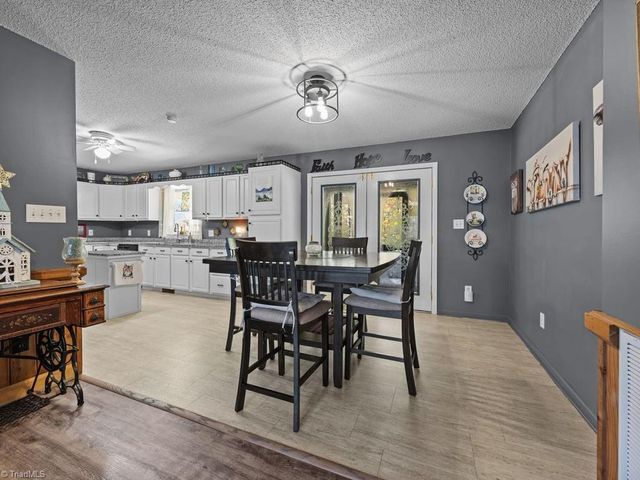 590 Walker Boulevard, Thomasville, NC 27360