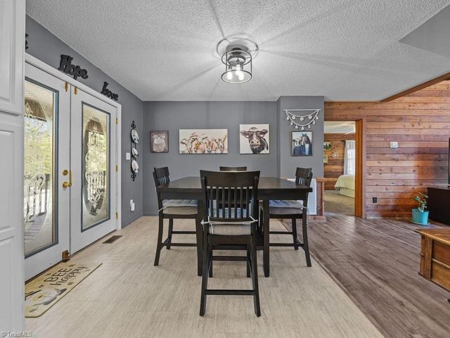 590 Walker Boulevard, Thomasville, NC 27360