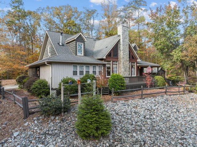 590 Walker Boulevard, Thomasville, NC 27360