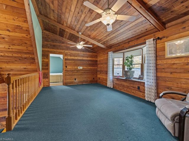 590 Walker Boulevard, Thomasville, NC 27360