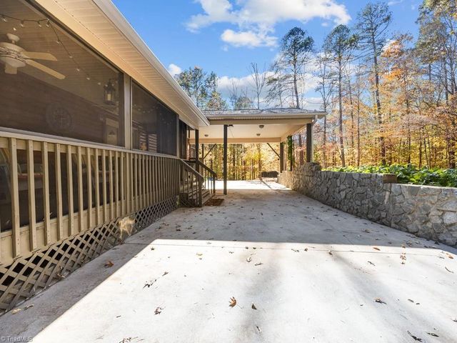 590 Walker Boulevard, Thomasville, NC 27360