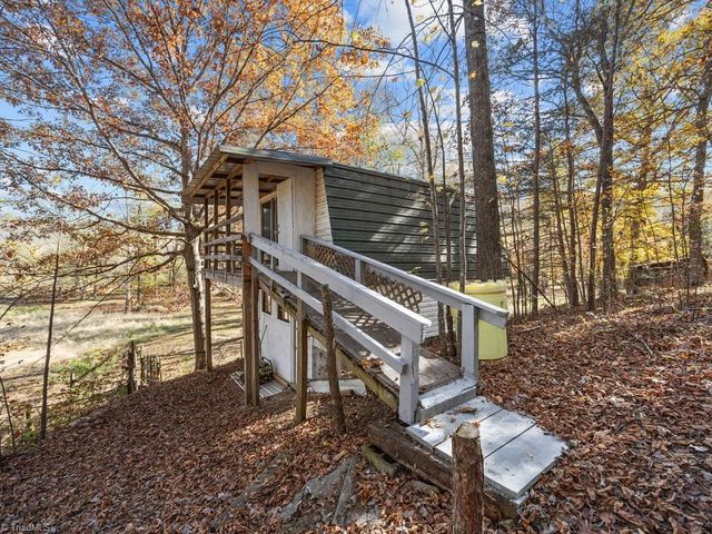 590 Walker Boulevard, Thomasville, NC 27360