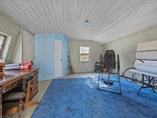 590 Walker Boulevard, Thomasville, NC 27360