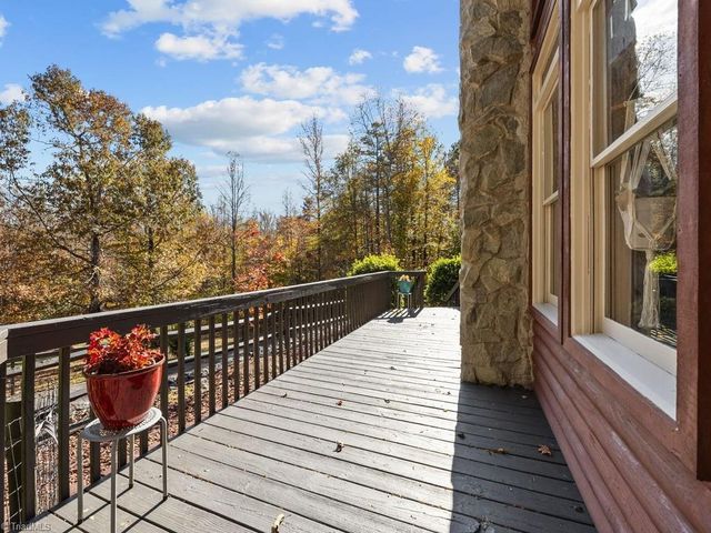 590 Walker Boulevard, Thomasville, NC 27360