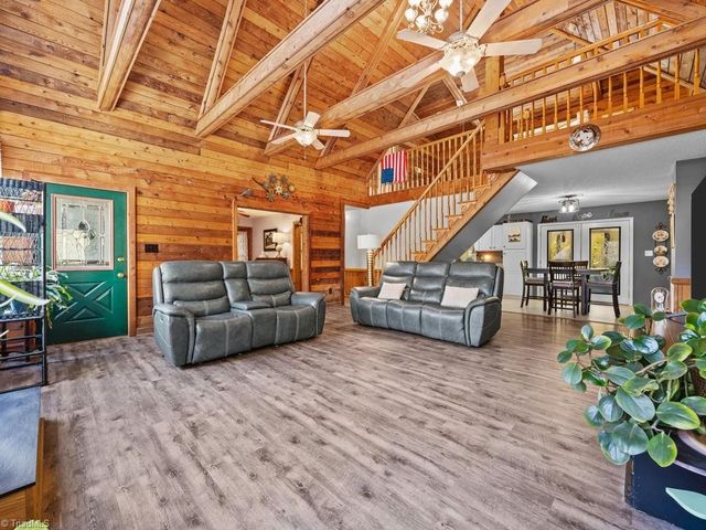 590 Walker Boulevard, Thomasville, NC 27360