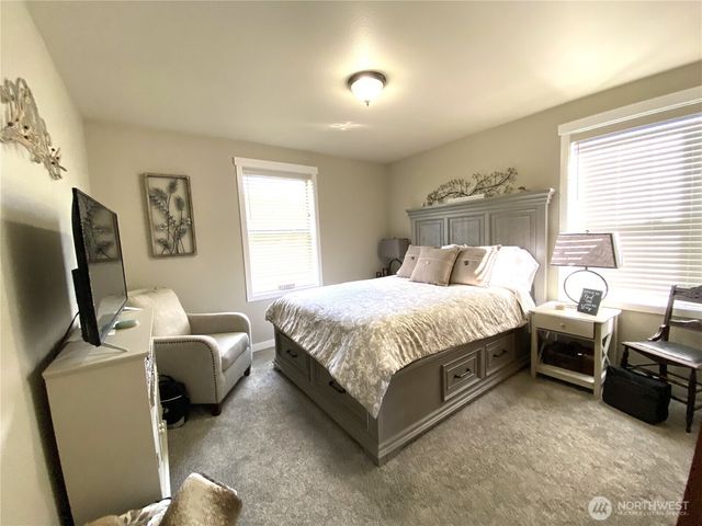 982 Highline Drive, East Wenatchee, WA 98802