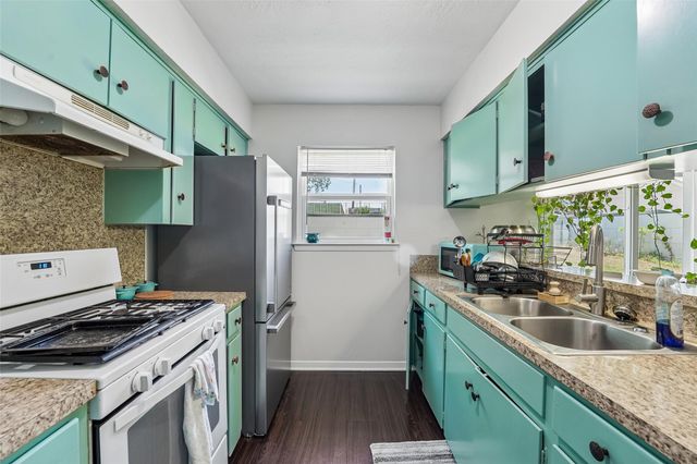 1106 Chesapeake DR, Austin, TX 78758