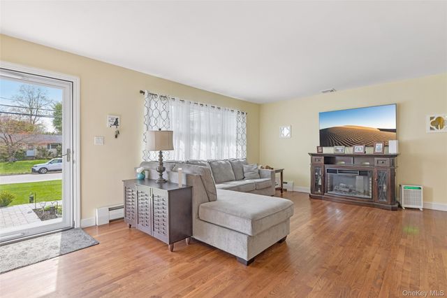 59 Gaymore Road, Port Jefferson Station, NY 11776