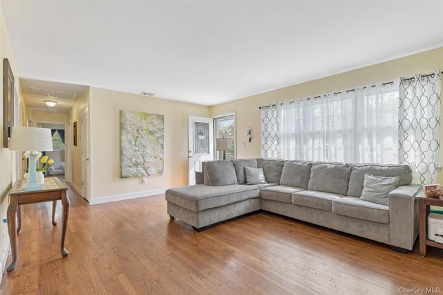 59 Gaymore Road, Port Jefferson Station, NY 11776