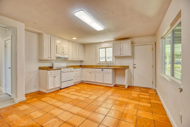 138 San Miguel Canyon Road, Royal Oaks, CA 95076