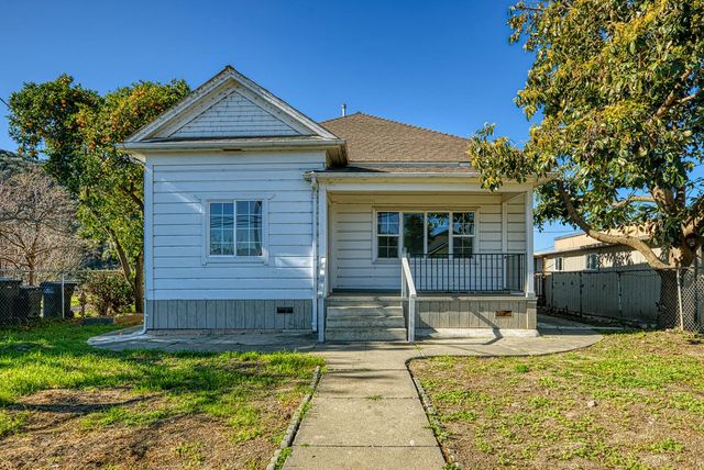 138 San Miguel Canyon Road, Royal Oaks, CA 95076