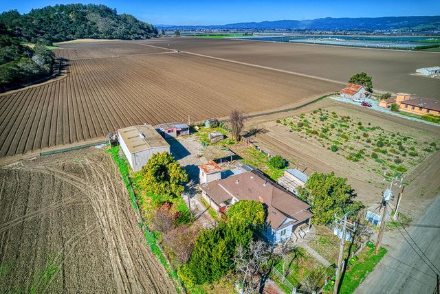 138 San Miguel Canyon Road, Royal Oaks, CA 95076