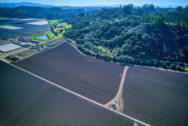 138 San Miguel Canyon Road, Royal Oaks, CA 95076