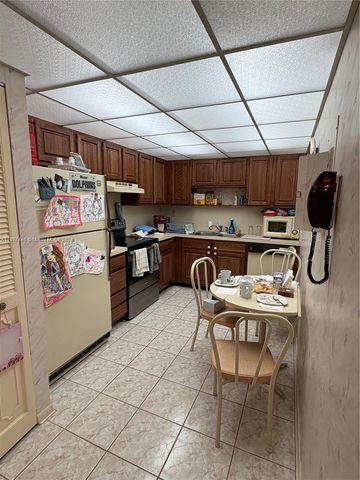 1621 Collins Ave 705, Miami Beach, FL 33139